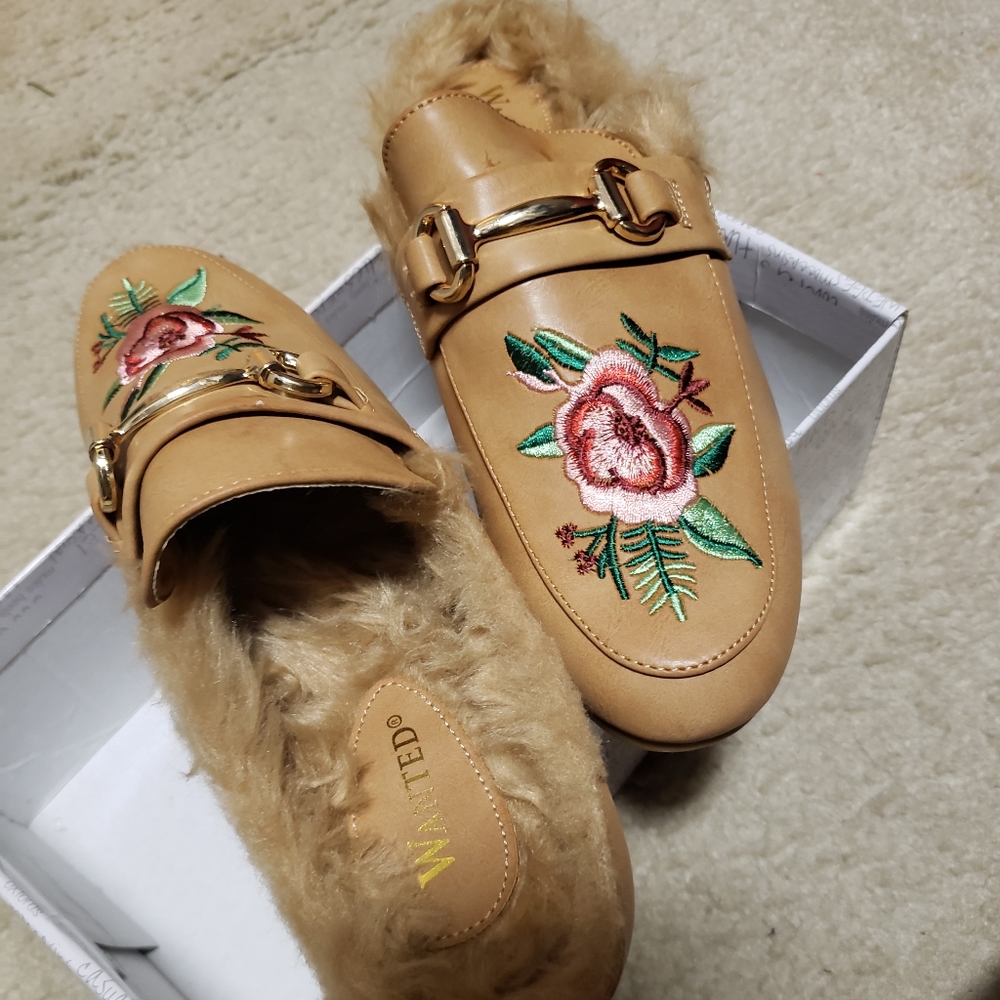 Wanted Roseanne Closed Toe shoes / slippers - Picture 4 of 5